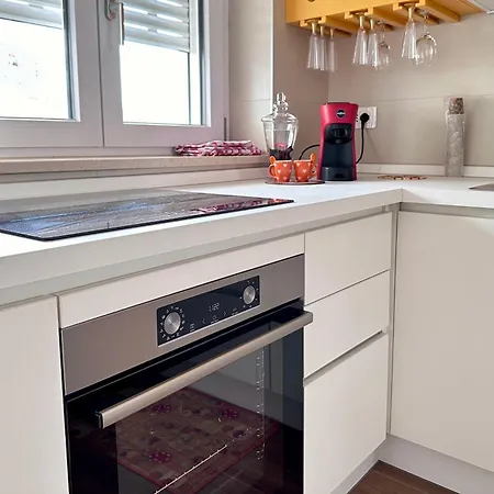 Prima Classe - With Private Garage - アパート モルフェッタ