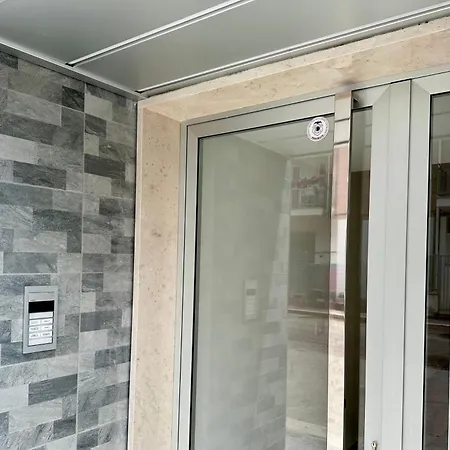 Apartment Prima Classe - With Private Garage - *