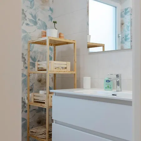 Prima Classe - With Private Garage - شقة